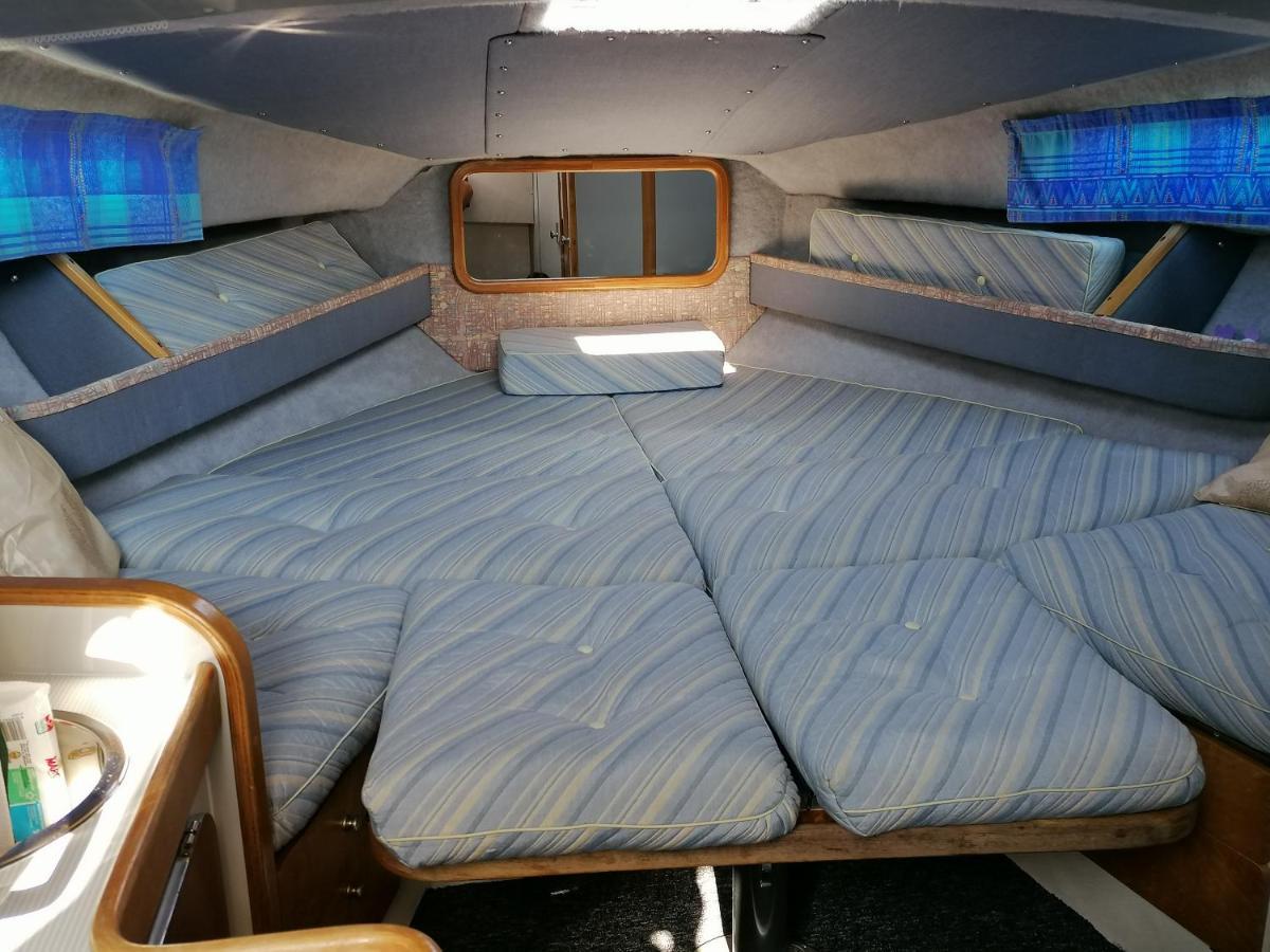 Séjour insolite sur un yacht. Bateau Hôtel à quai. La Rochelle  Esterno foto