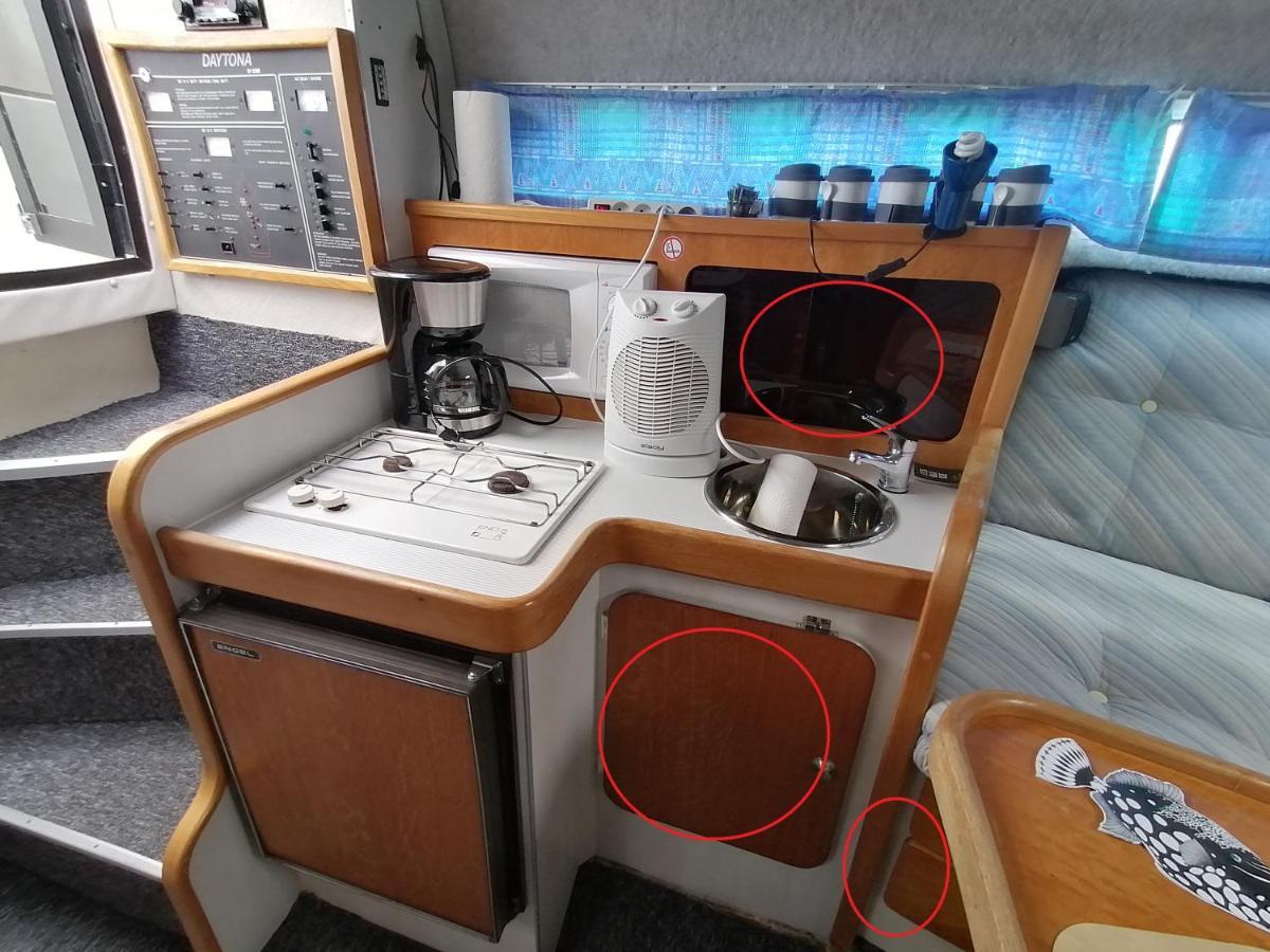 Séjour insolite sur un yacht. Bateau Hôtel à quai. La Rochelle  Esterno foto