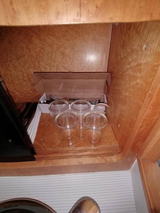 Séjour insolite sur un yacht. Bateau Hôtel à quai. La Rochelle  Esterno foto