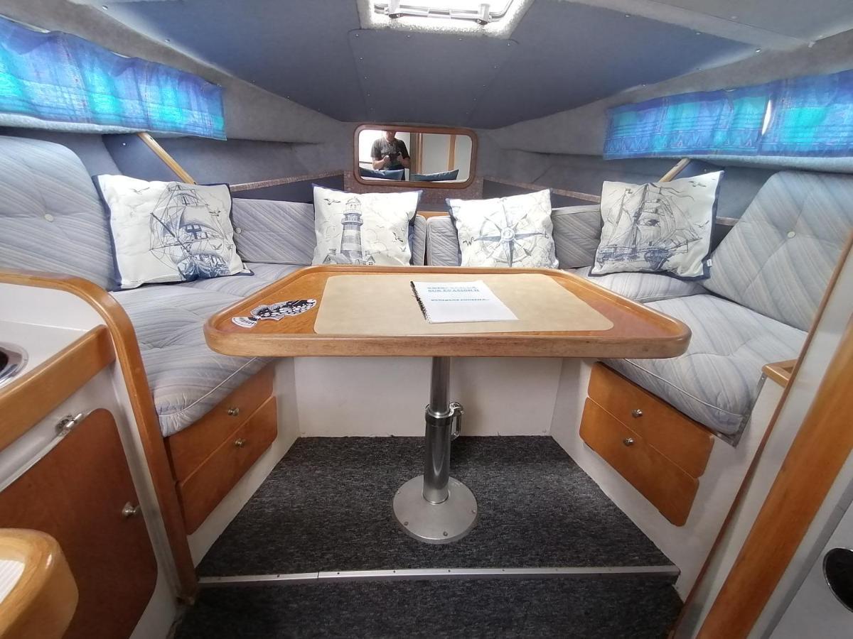 Séjour insolite sur un yacht. Bateau Hôtel à quai. La Rochelle  Esterno foto