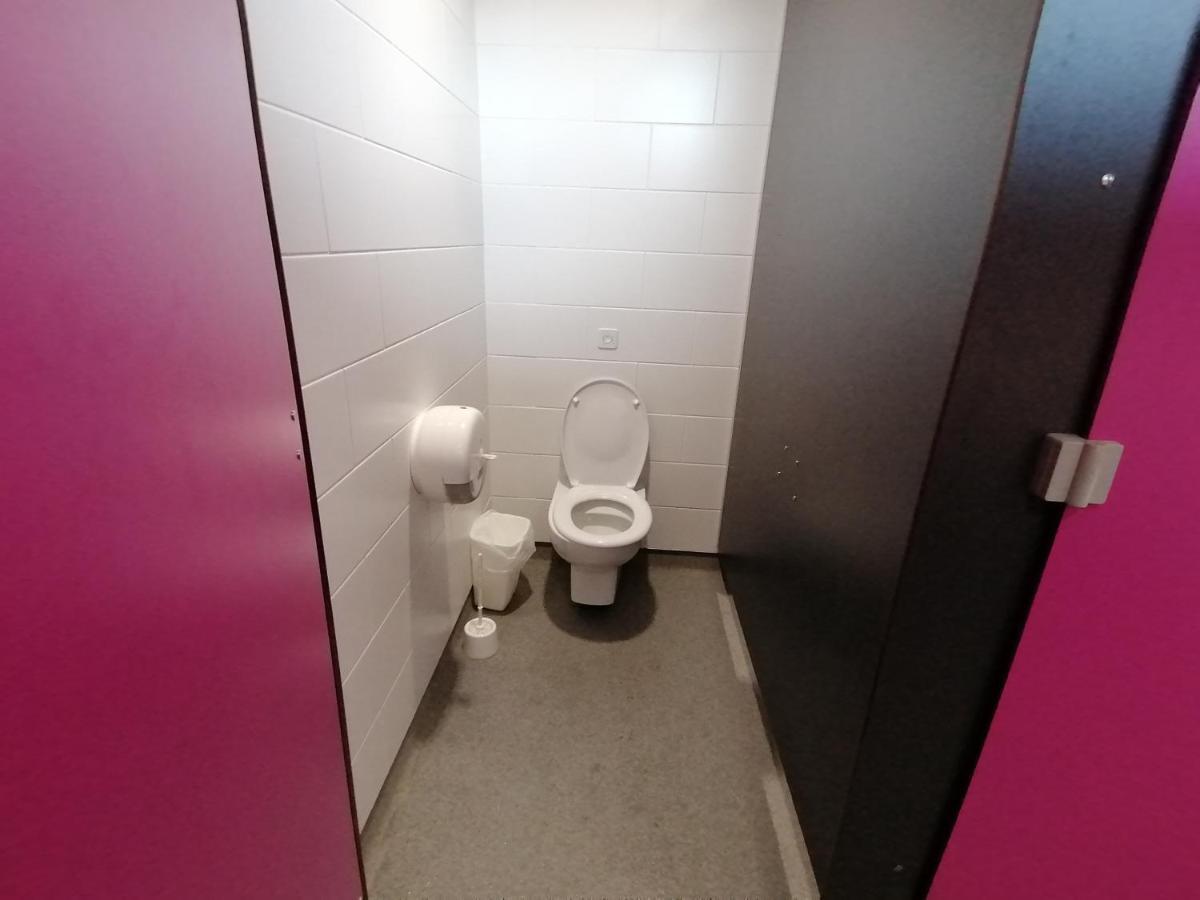 Séjour insolite sur un yacht. Bateau Hôtel à quai. La Rochelle  Esterno foto