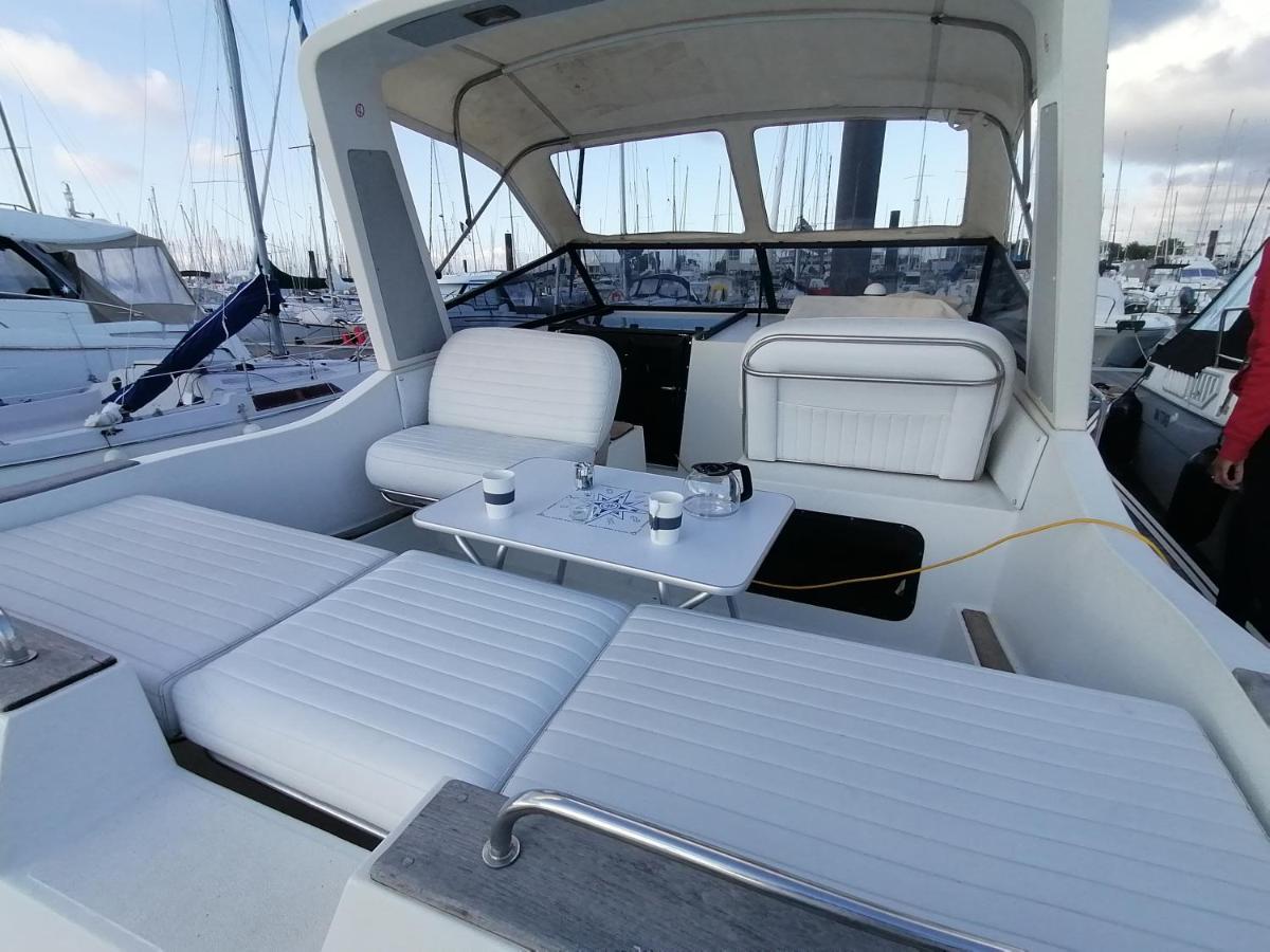 Séjour insolite sur un yacht. Bateau Hôtel à quai. La Rochelle  Esterno foto